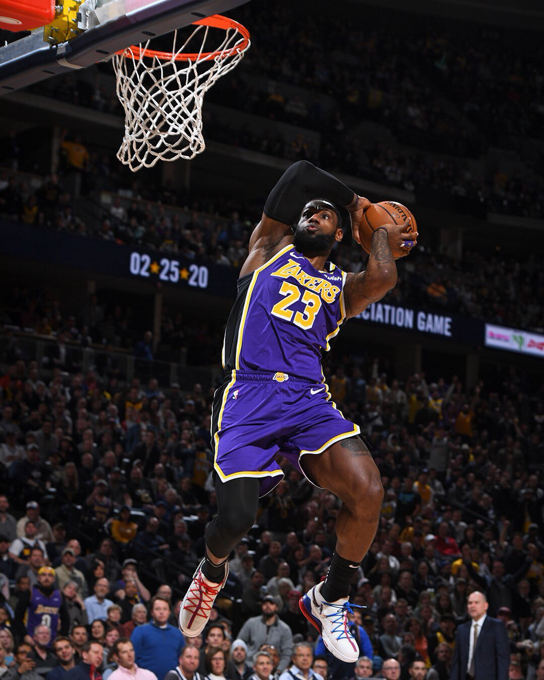 ⭐NBA官方公布分区决赛裁判组：名哨福斯特扎尔巴戴维斯等在列