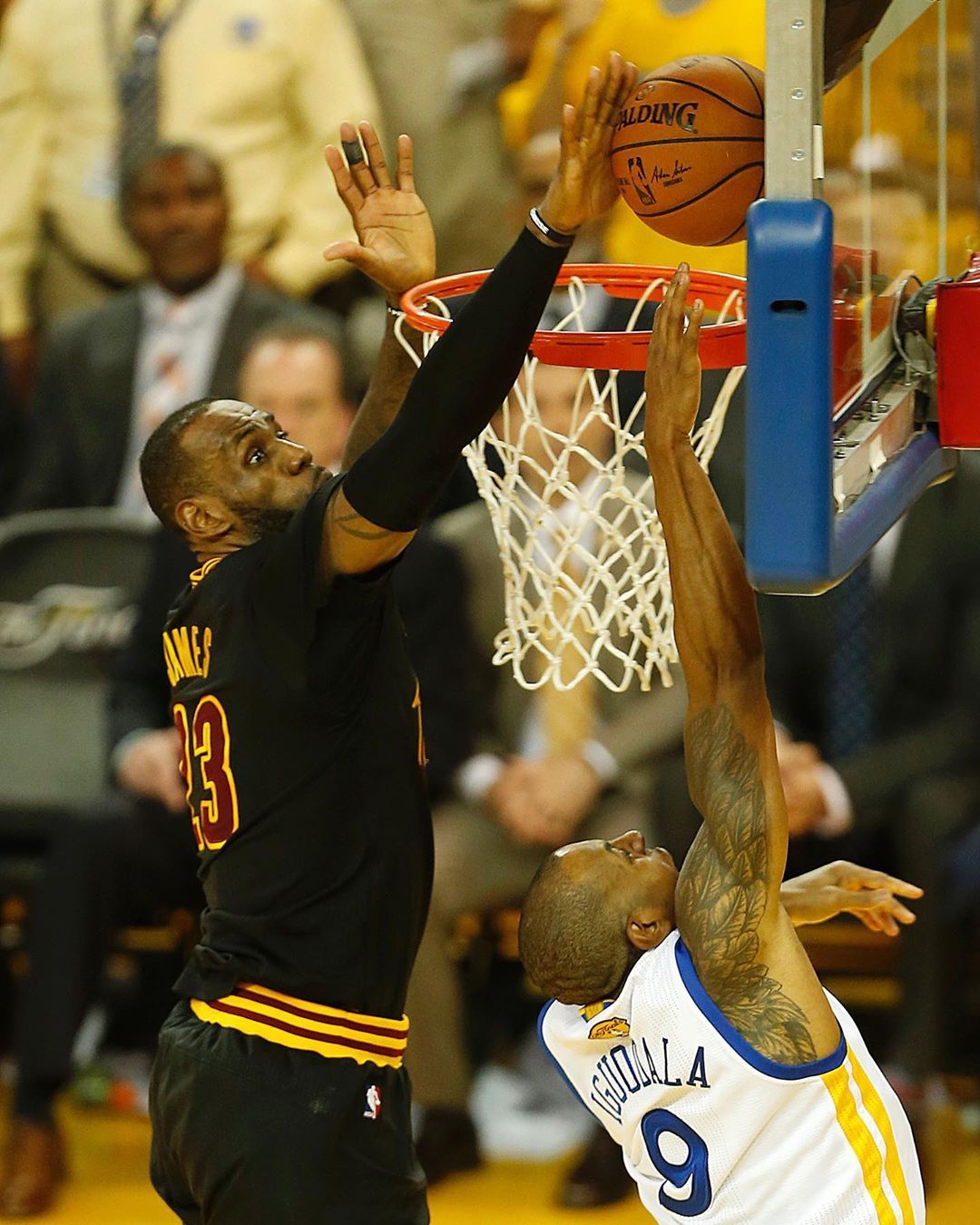 NBA官宣最佳阵容：亚历山大等4人全票一阵 詹皇库里二阵哈登三阵